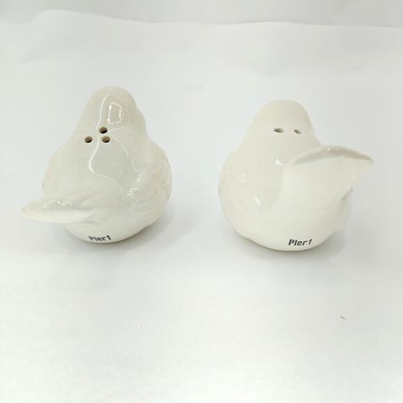 Pier 1 Imports Ceramic White Bird Salt & Pepper Shakers w Stoppers - Picture 5 of 6